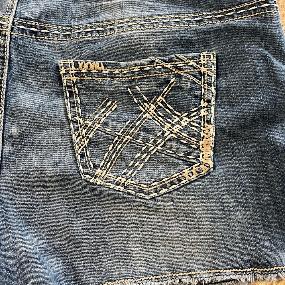 Maurices Distressed worn frayed Blue Denim Shorts - Picture 9 of 9